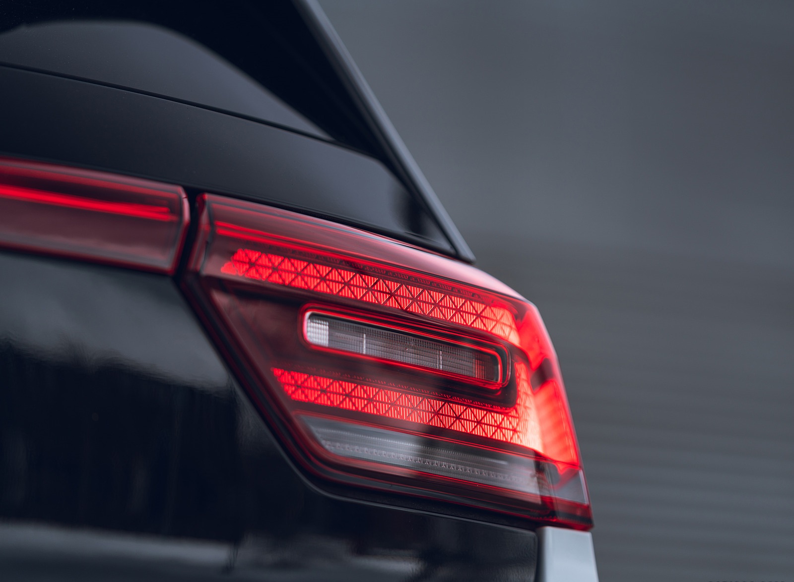 2022 Volkswagen ID.3 Tour Pro S (UK-Spec) Tail Light Wallpapers #66 of 79