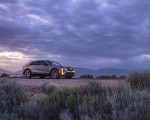 2023 Cadillac LYRIQ Front Three-Quarter Wallpapers 150x120 (67)
