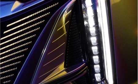 2023 Cadillac LYRIQ Headlight Wallpapers 450x275 (39)