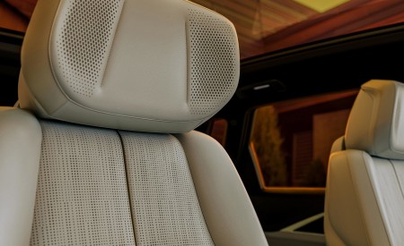 2023 Cadillac LYRIQ Interior Seats Wallpapers 450x275 (50)