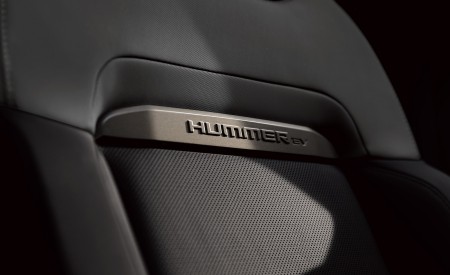 2024 GMC HUMMER EV SUV Interior Seats Wallpapers 450x275 (38)