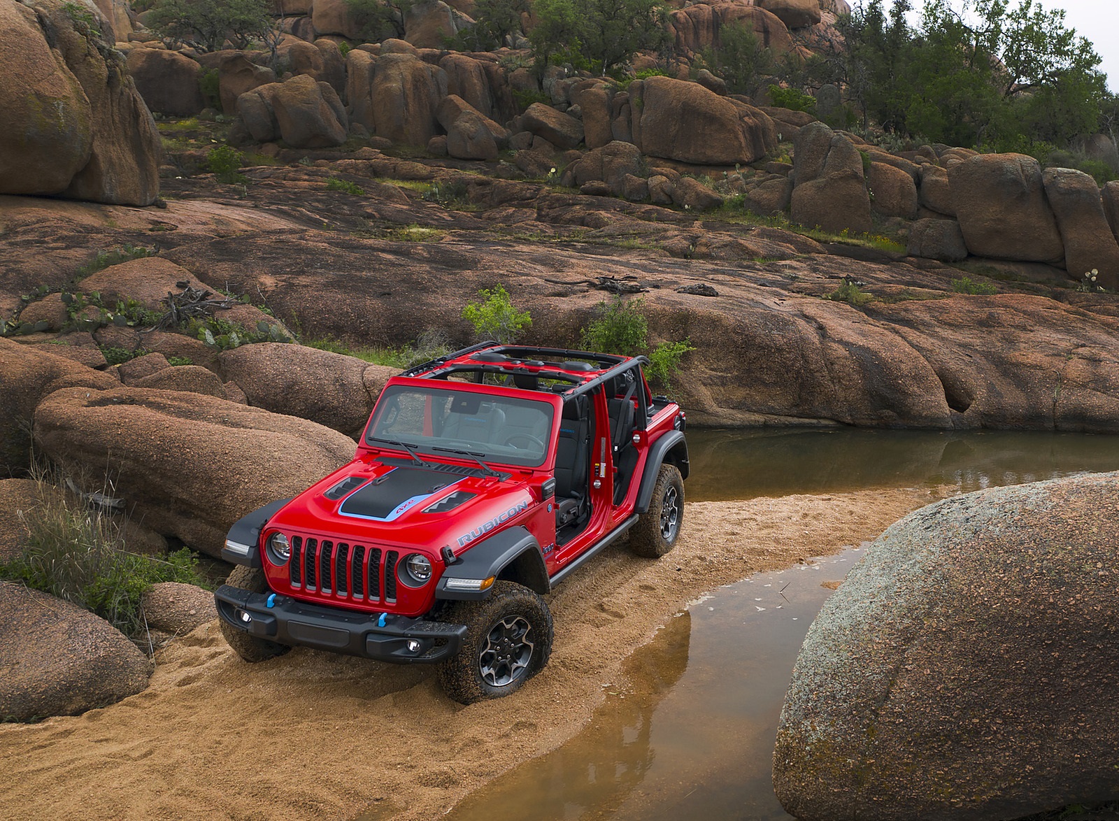 2021 Jeep Wrangler Rubicon 4xe Front Three-Quarter Wallpapers #21 of 57