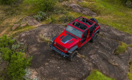 2021 Jeep Wrangler Rubicon 4xe Front Three-Quarter Wallpapers 450x275 (22)