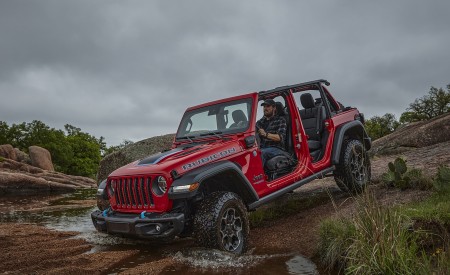 2021 Jeep Wrangler Rubicon 4xe Off-Road Wallpapers  450x275 (19)