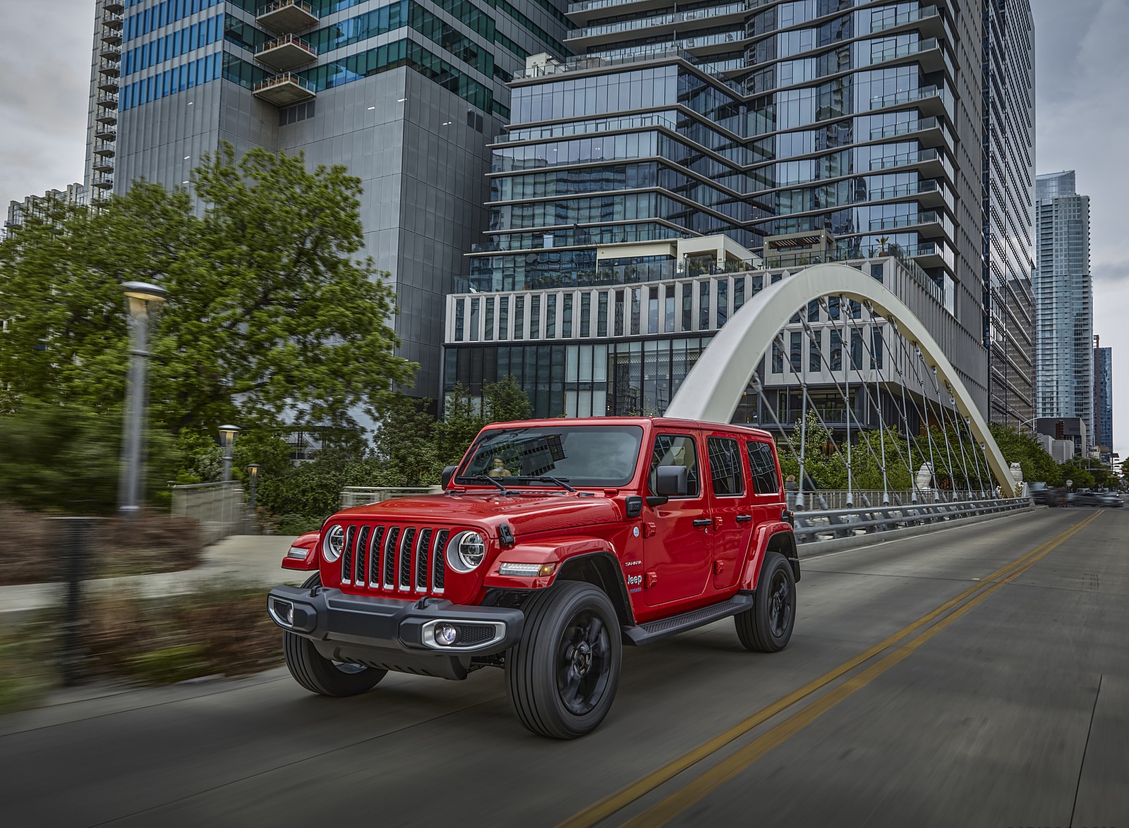 2021 Jeep Wrangler Sahara 4xe Front Three-Quarter Wallpapers (2)