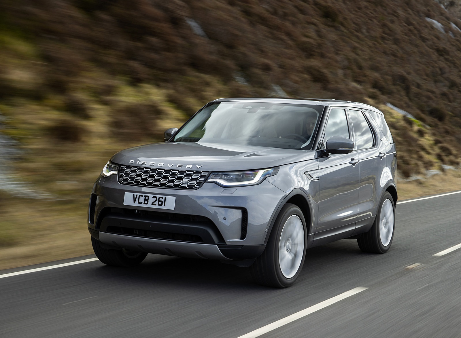 2021 Land Rover Discovery D300 MHEV SE Front Three-Quarter Wallpapers (1)