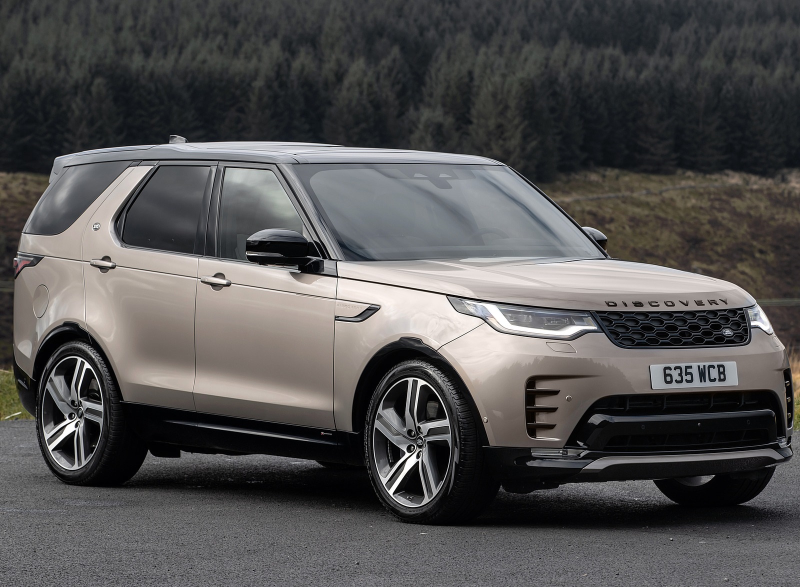 2021 Land Rover Discovery P360 MHEV R-Dynamic S Front Three-Quarter Wallpapers #21 of 50