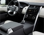 2021 Land Rover Discovery P360 MHEV R-Dynamic S Interior Wallpapers 150x120 (42)