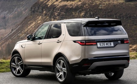 2021 Land Rover Discovery P360 MHEV R-Dynamic S Rear Three-Quarter Wallpapers 450x275 (24)