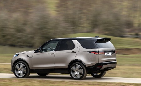 2021 Land Rover Discovery P360 MHEV R-Dynamic S Rear Three-Quarter Wallpapers 450x275 (9)