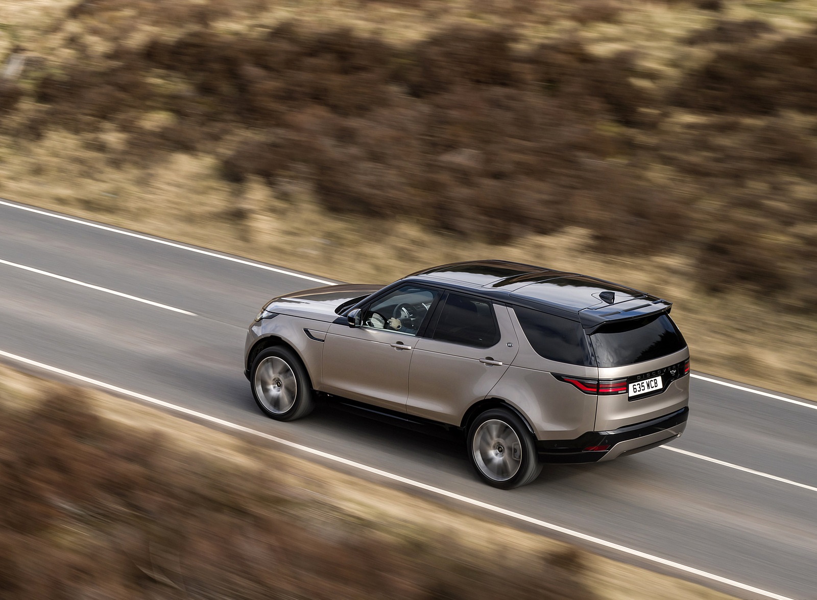 2021 Land Rover Discovery P360 MHEV R-Dynamic S Rear Three-Quarter Wallpapers #4 of 50