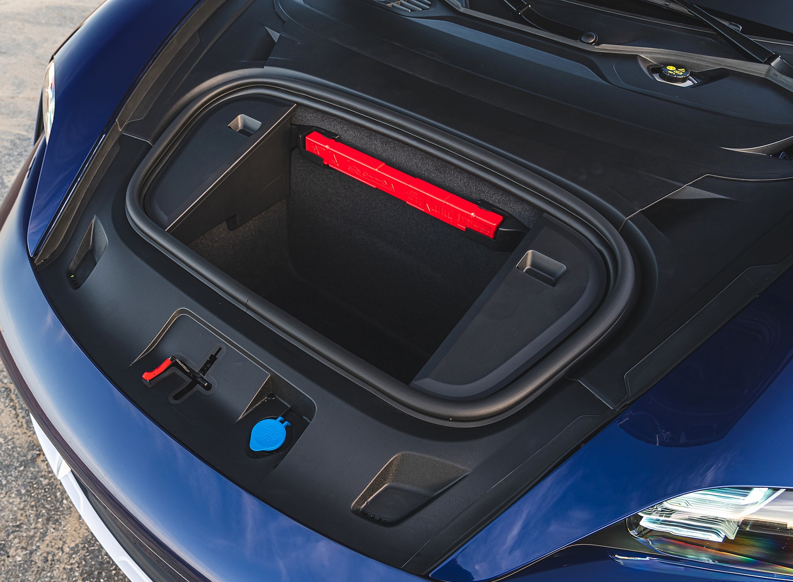 2022 Porsche Taycan Turbo Cross Turismo (Color: Gentian Blue) Front Storage Compartment Wallpapers #77 of 107