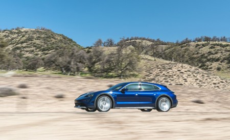 2022 Porsche Taycan Turbo Cross Turismo (Color: Gentian Blue) Front Three-Quarter Wallpapers 450x275 (31)
