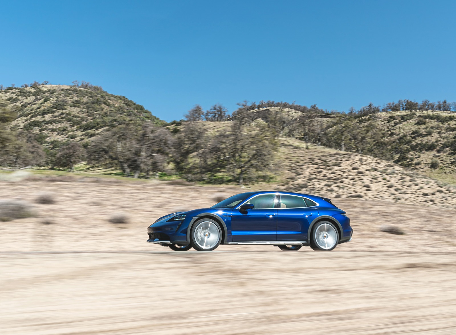 2022 Porsche Taycan Turbo Cross Turismo (Color: Gentian Blue) Front Three-Quarter Wallpapers #31 of 107