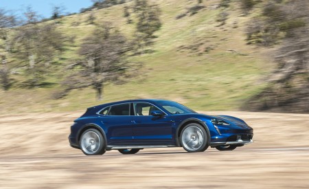 2022 Porsche Taycan Turbo Cross Turismo (Color: Gentian Blue) Front Three-Quarter Wallpapers 450x275 (34)