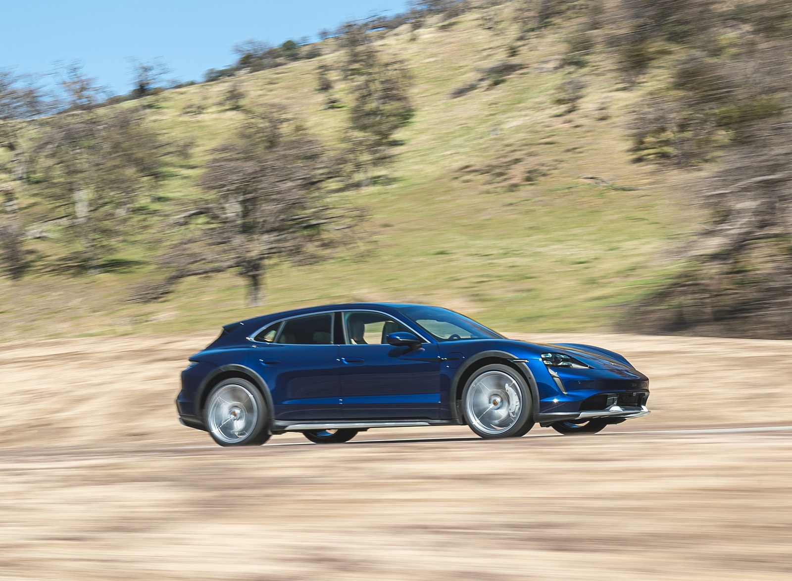 2022 Porsche Taycan Turbo Cross Turismo (Color: Gentian Blue) Front Three-Quarter Wallpapers #34 of 107
