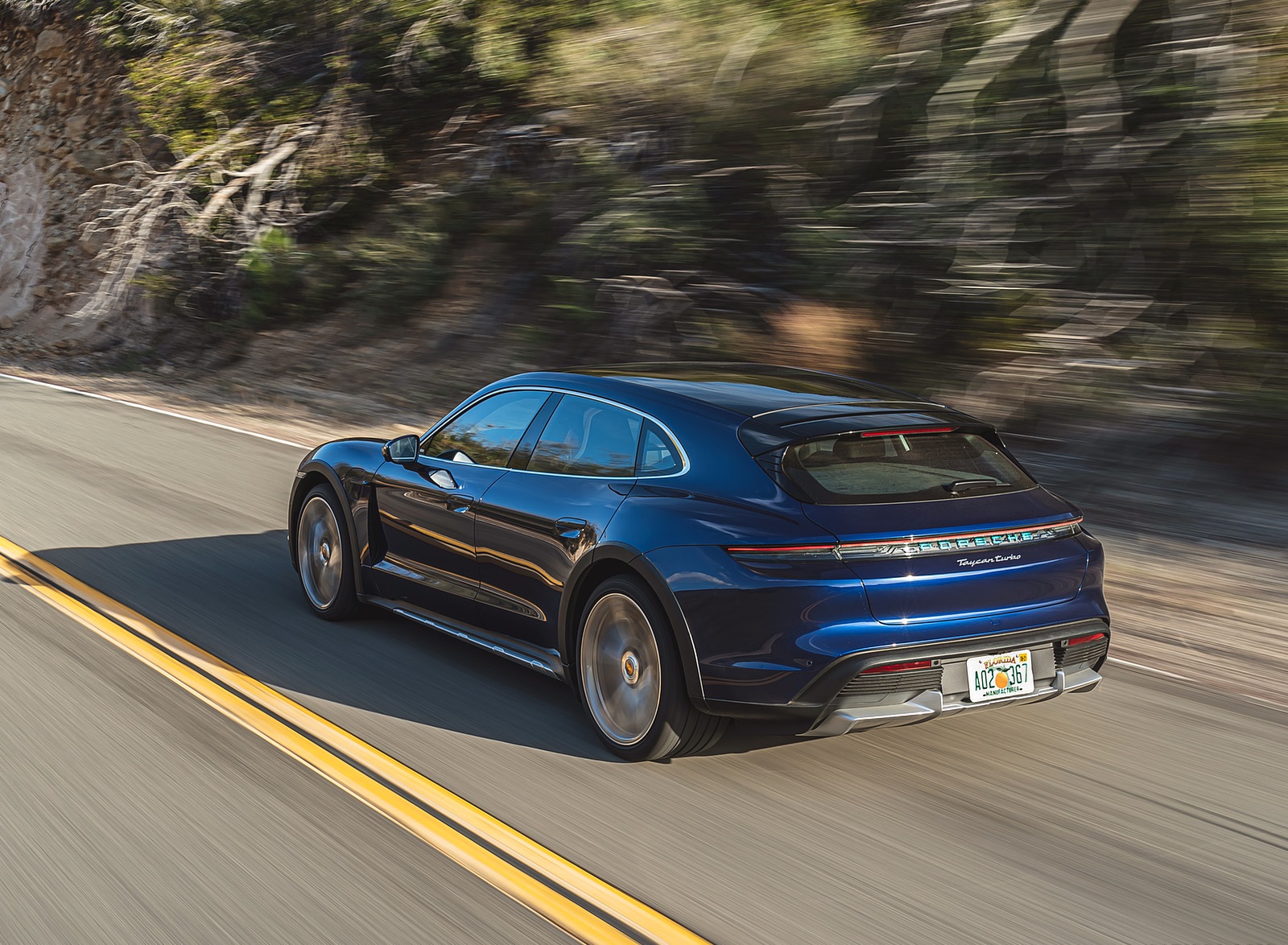 2022 Porsche Taycan Turbo Cross Turismo (Color: Gentian Blue) Rear Three-Quarter Wallpapers #9 of 107