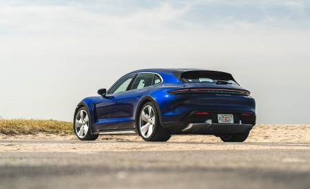 2022 Porsche Taycan Turbo Cross Turismo (Color: Gentian Blue) Rear Three-Quarter Wallpapers 450x275 (53)