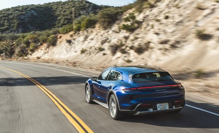 2022 Porsche Taycan Turbo Cross Turismo (Color: Gentian Blue) Rear Three-Quarter Wallpapers 450x275 (21)