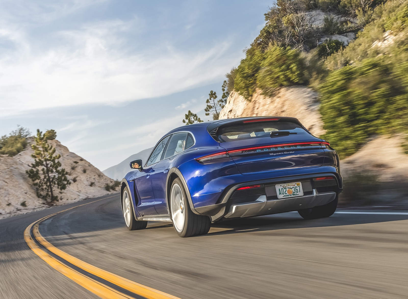 2022 Porsche Taycan Turbo Cross Turismo (Color: Gentian Blue) Rear Wallpapers #13 of 107