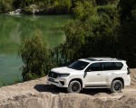 2021 Toyota Land Cruiser Prado Front Three-Quarter Wallpapers 150x120 (55)
