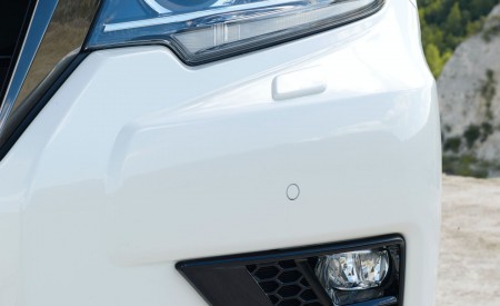 2021 Toyota Land Cruiser Prado Headlight Wallpapers 450x275 (59)