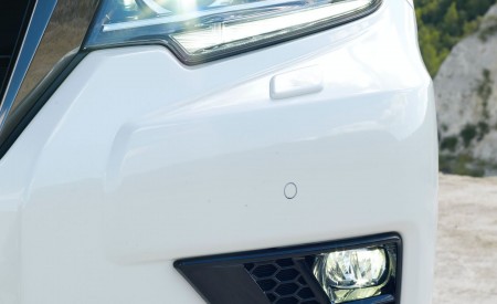 2021 Toyota Land Cruiser Prado Headlight Wallpapers 450x275 (60)