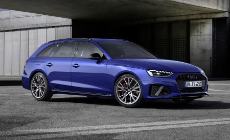 2022 Audi A4 Avant S Line Competition Plus (Color: Navarra Blue Metallic) Front Three-Quarter Wallpapers 450x275 (7)