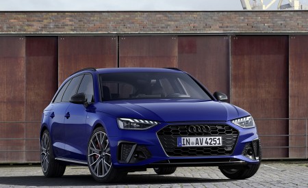 2022 Audi A4 Avant S Line Competition Plus (Color: Navarra Blue Metallic) Front Wallpapers 450x275 (8)