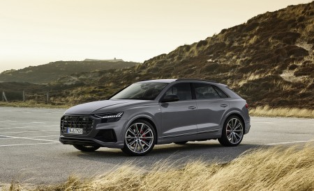 2022 Audi Q8 S Line Competition Plus (Color: Nardo Gray) Front Three-Quarter Wallpapers  450x275 (10)