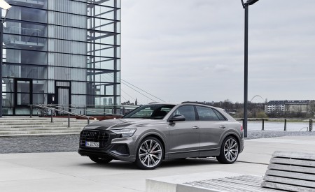 2022 Audi Q8 S Line Competition Plus (Color: Nardo Gray) Front Three-Quarter Wallpapers  450x275 (20)