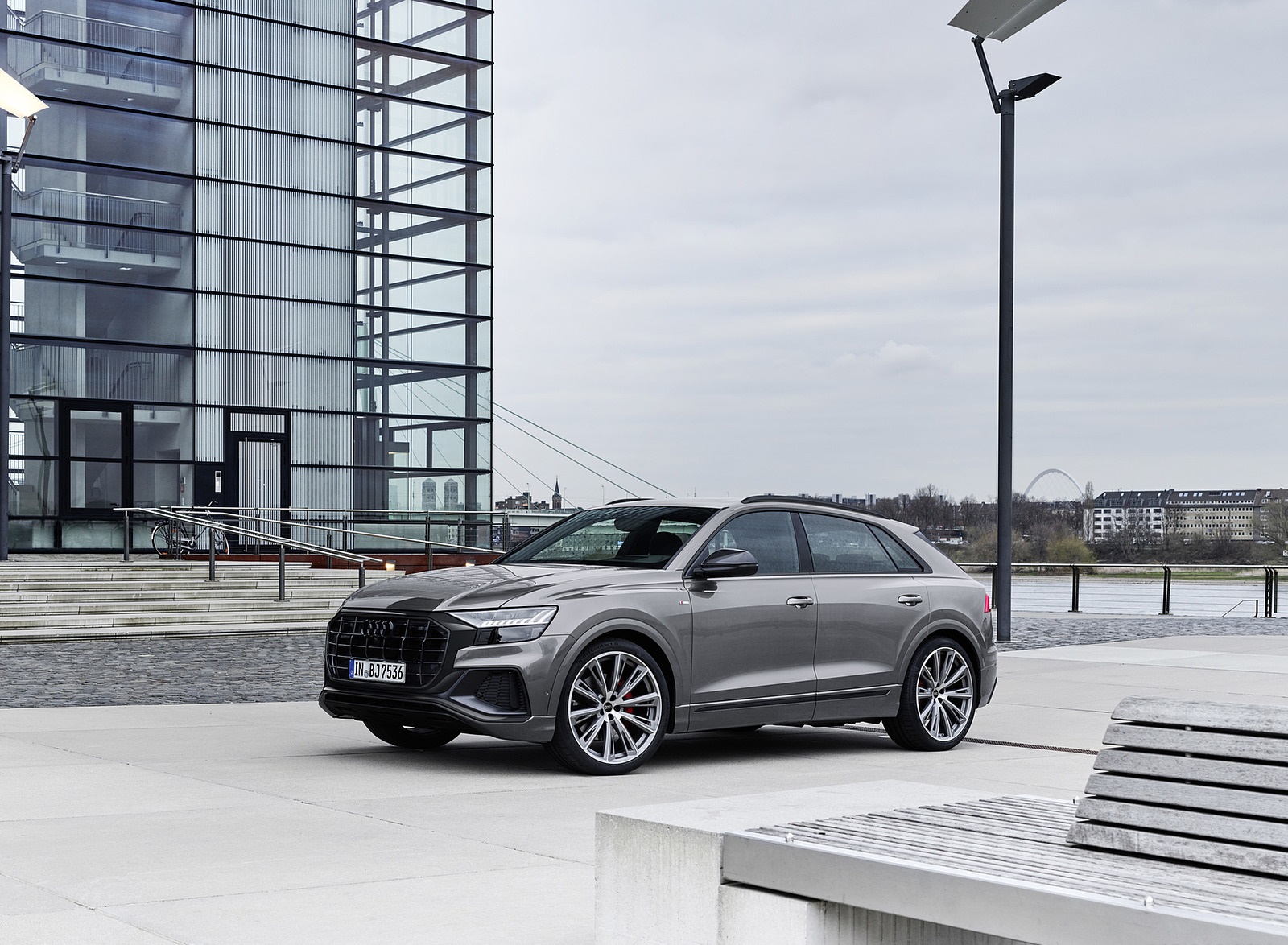 2022 Audi Q8 S Line Competition Plus (Color: Nardo Gray) Front Three-Quarter Wallpapers  #20 of 34