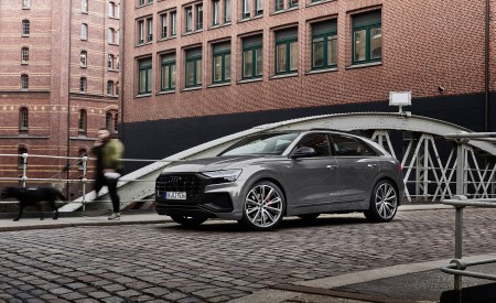 2022 Audi Q8 S Line Competition Plus (Color: Nardo Gray) Front Three-Quarter Wallpapers 450x275 (24)