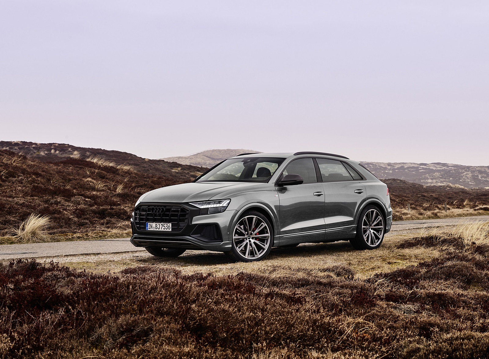 2022 Audi Q8 S Line Competition Plus (Color: Nardo Gray) Front Three-Quarter Wallpapers #11 of 34