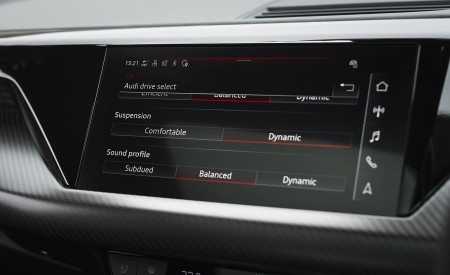 2022 Audi RS e-tron GT (UK-Spec) Central Console Wallpapers 450x275 (42)