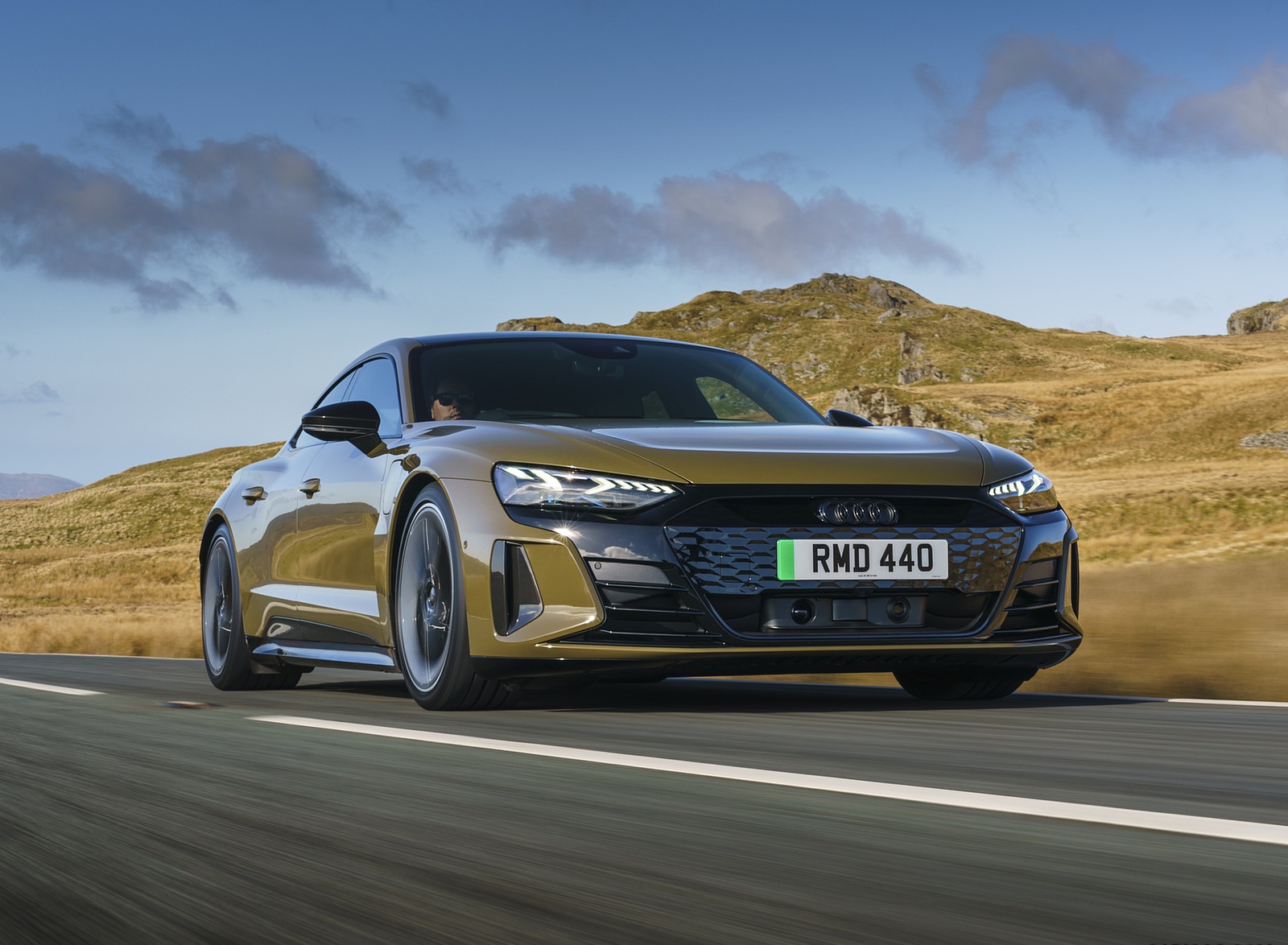 2022 Audi RS e-tron GT (UK-Spec) Front Three-Quarter Wallpapers (2)