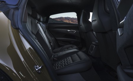 2022 Audi RS e-tron GT (UK-Spec) Interior Rear Seats Wallpapers 450x275 (49)