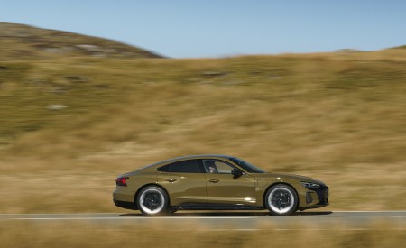 2022 Audi RS e-tron GT (UK-Spec) Side Wallpapers 450x275 (10)