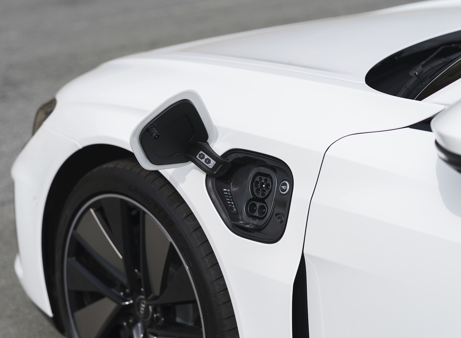 2022 Audi e-tron GT (UK-Spec) Charging Port Wallpapers #28 of 49