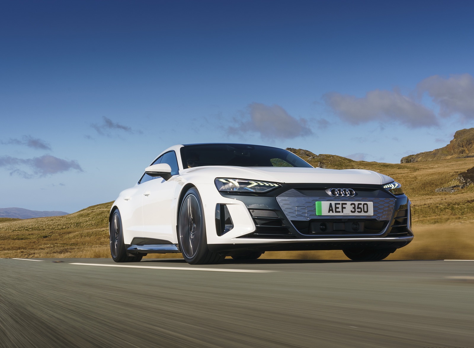2022 Audi e-tron GT (UK-Spec) Front Three-Quarter Wallpapers (6)