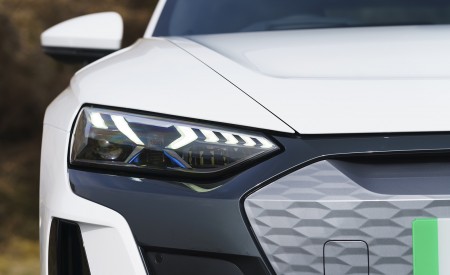 2022 Audi e-tron GT (UK-Spec) Headlight Wallpapers  450x275 (19)