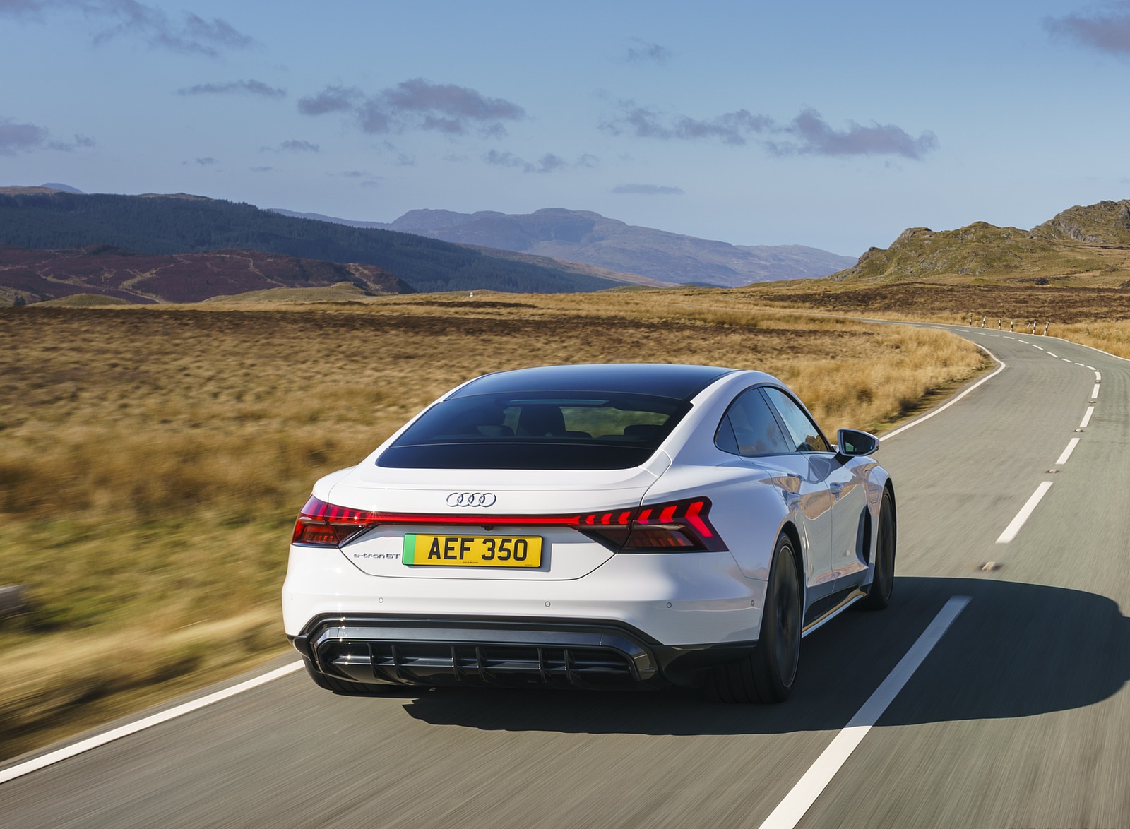 2022 Audi e-tron GT (UK-Spec) Rear Wallpapers (2)