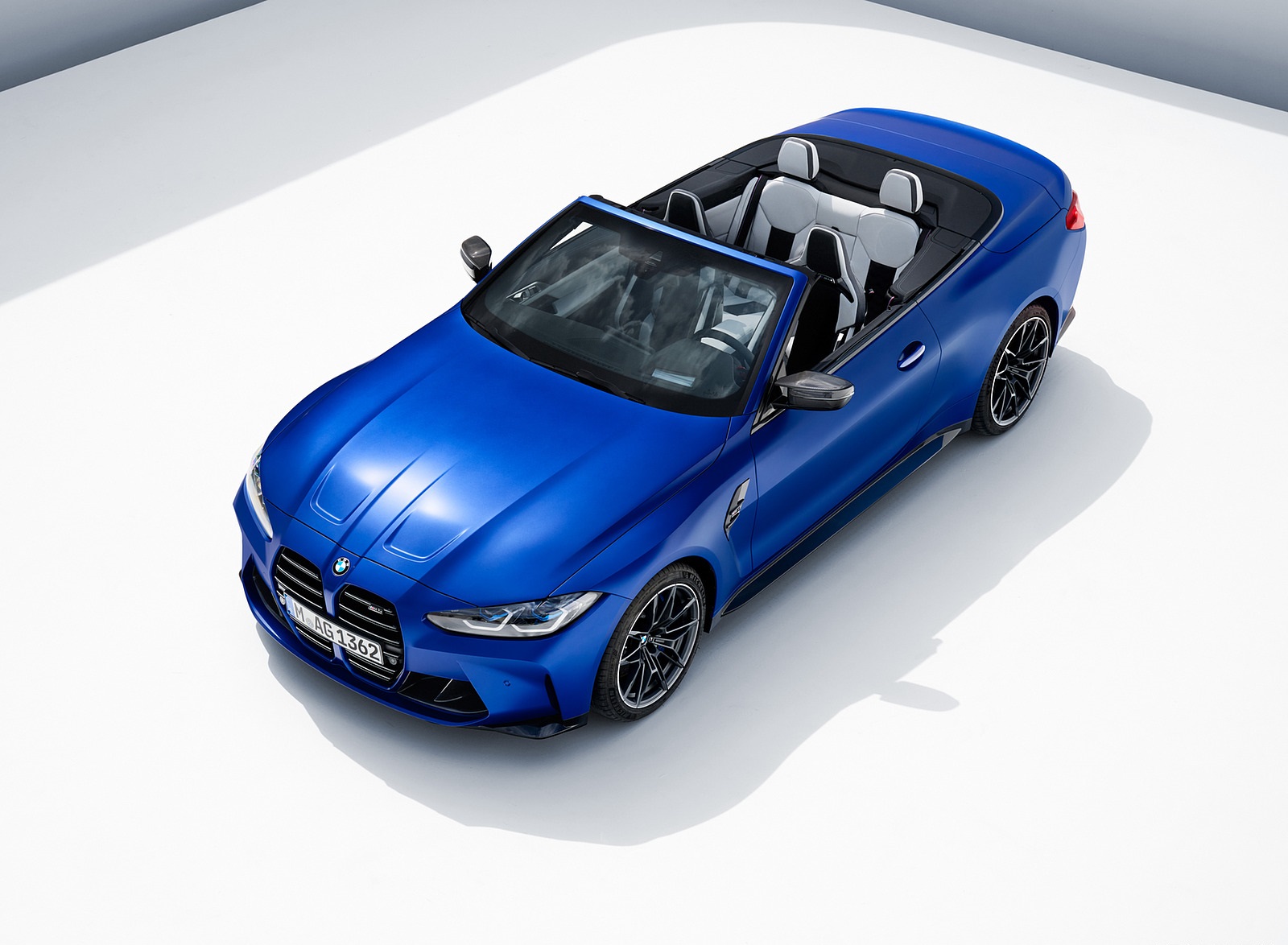 2022 BMW M4 Competition Convertible M xDrive Front Three-Quarter Wallpapers  #38 of 98