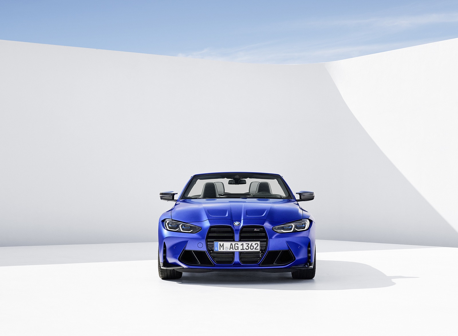 2022 BMW M4 Competition Convertible M xDrive Front Wallpapers #28 of 98