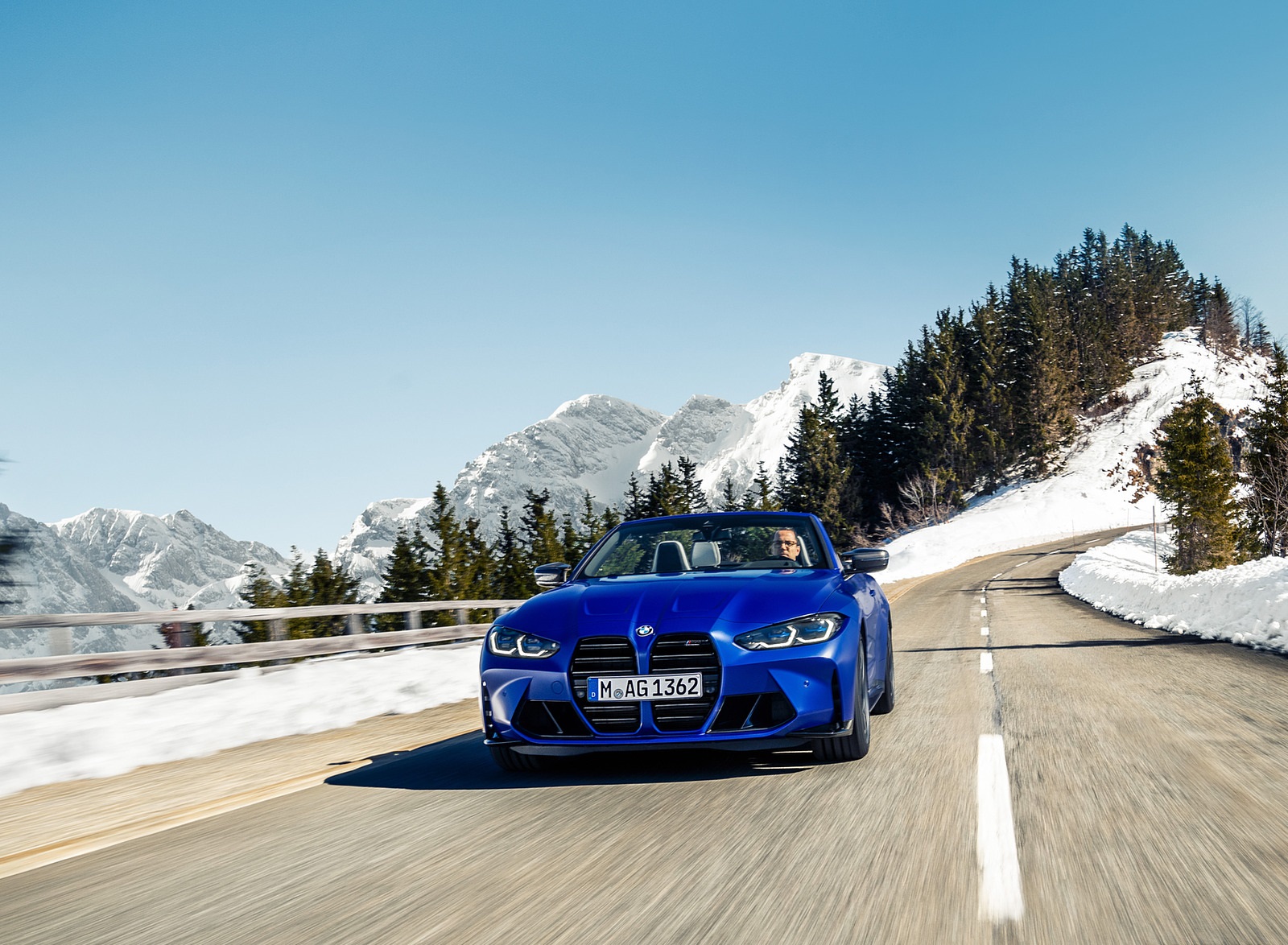 2022 BMW M4 Competition Convertible M xDrive Front Wallpapers (6)