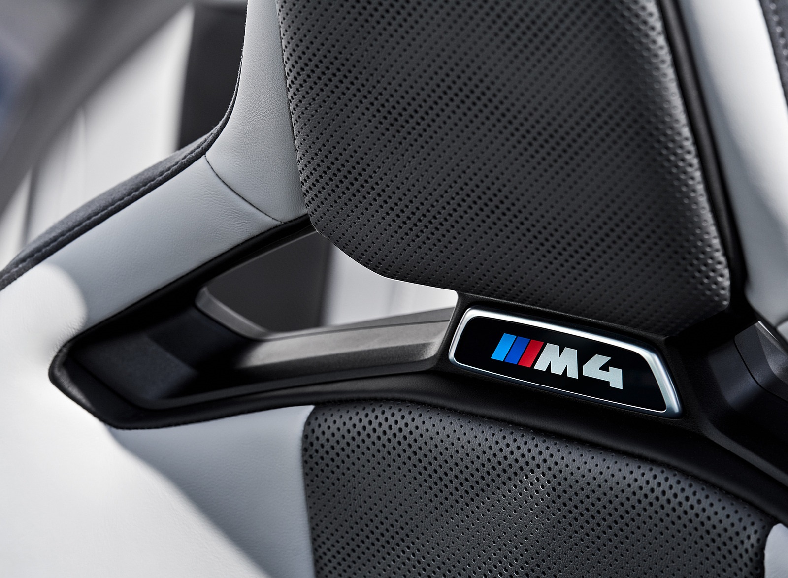 2022 BMW M4 Competition Convertible M xDrive Interior Detail Wallpapers  #86 of 98