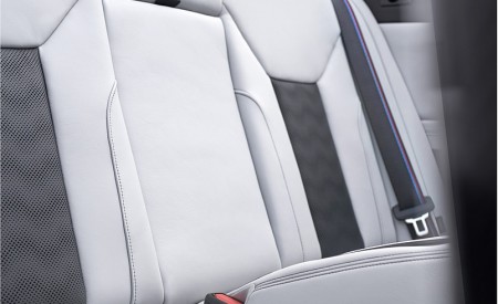 2022 BMW M4 Competition Convertible M xDrive Interior Rear Seats Wallpapers 450x275 (90)