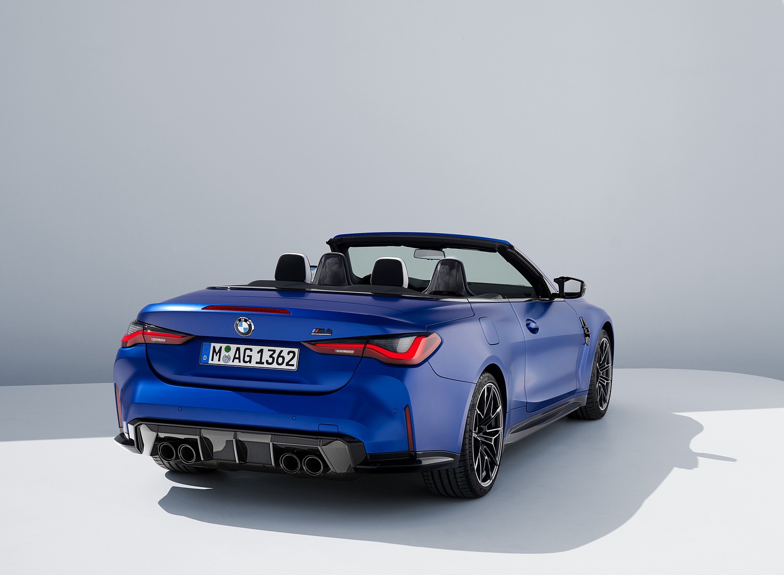 2022 BMW M4 Competition Convertible M xDrive Rear Wallpapers #52 of 98