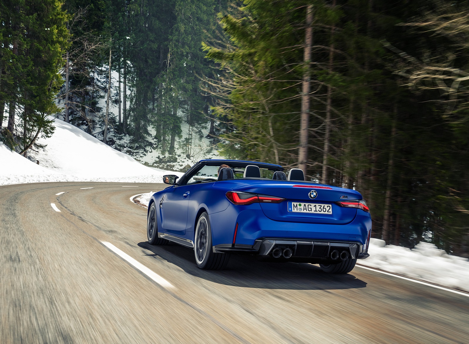 2022 BMW M4 Competition Convertible M xDrive Rear Wallpapers #23 of 98