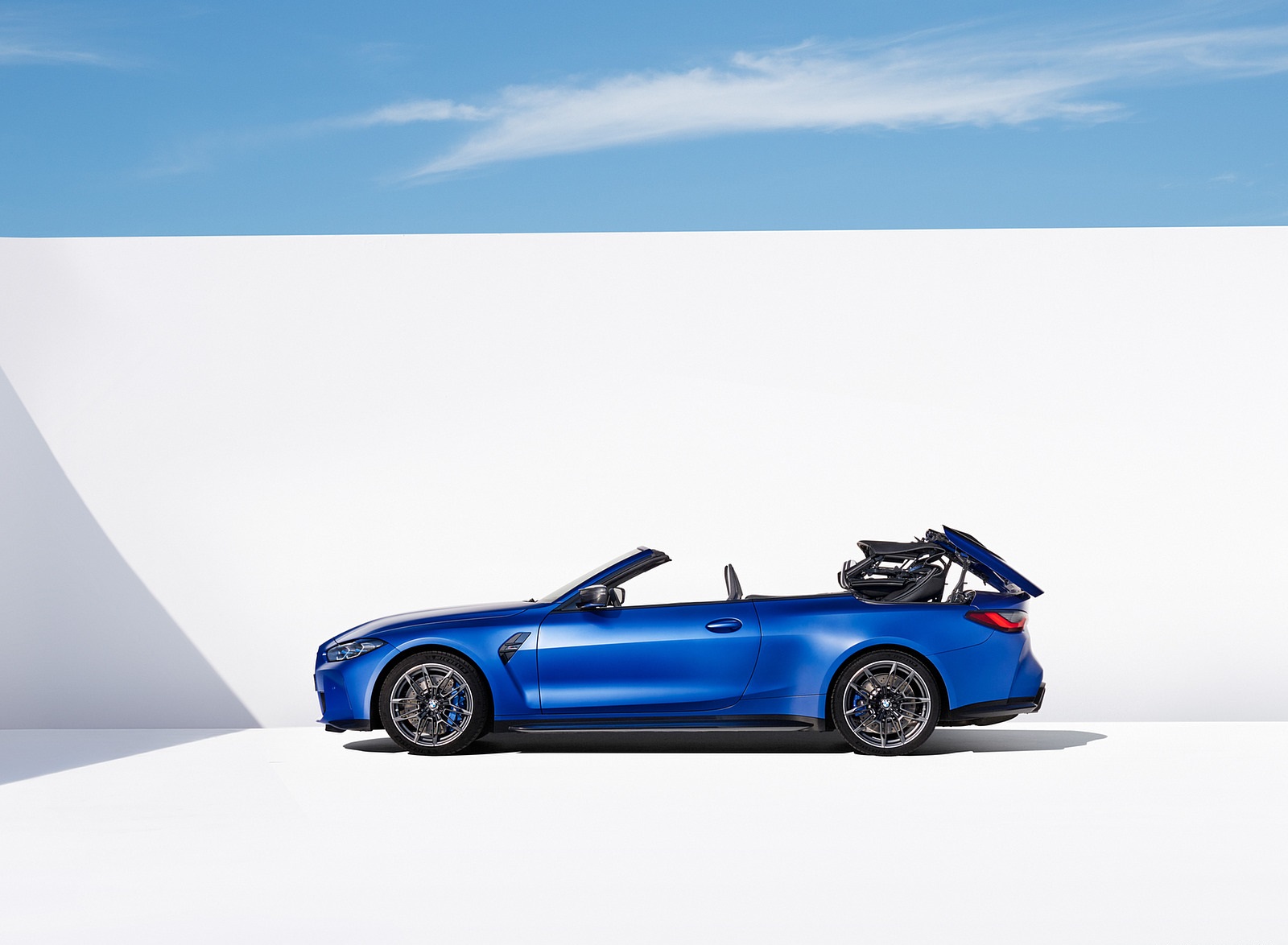 2022 BMW M4 Competition Convertible M xDrive Side Wallpapers  #34 of 98